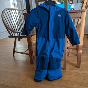 REI coop 2t kids snowsuit